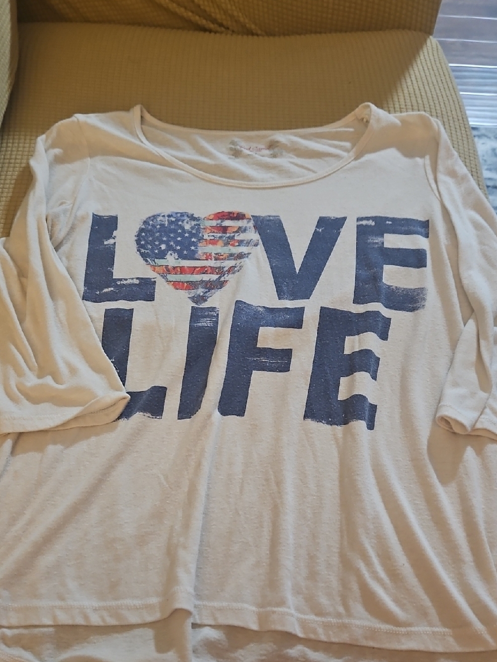 Red Camel LOVE LIFE Graphic Tee - American Flag Heart Size LARGE